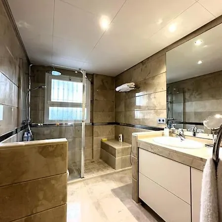 Apartment Spacious In San Roque Golf Club