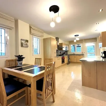 Apartment Spacious In San Roque Golf Club *