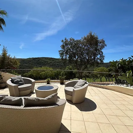 Apartment Spacious In San Roque Golf Club *
